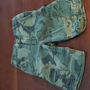 Wrangler camo cargo shorts 7